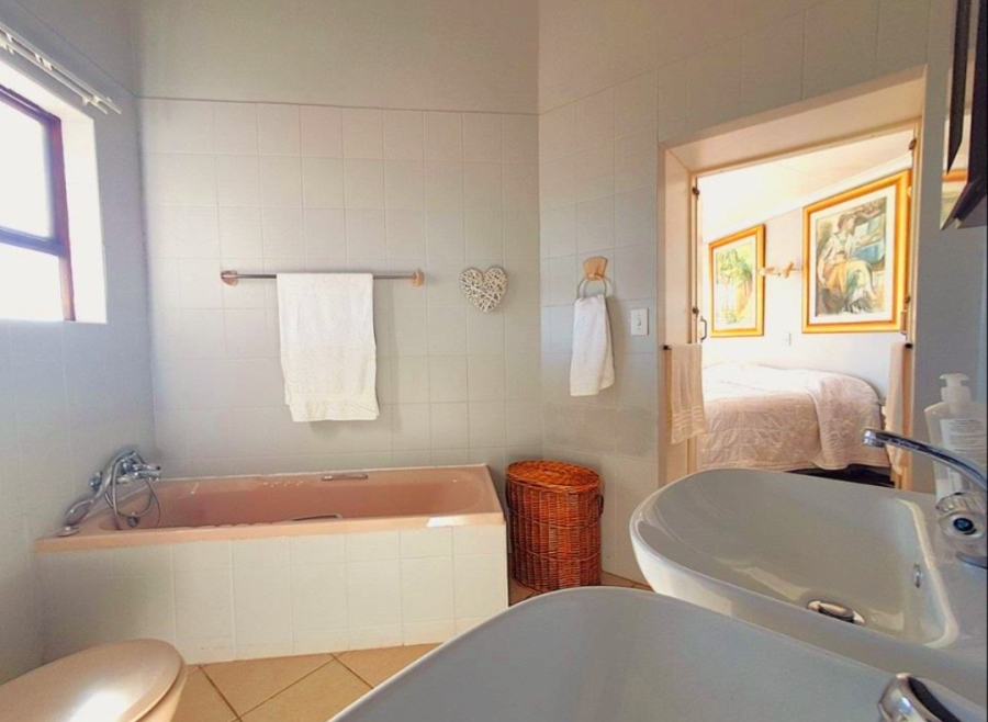 5 Bedroom Property for Sale in De Bakke Western Cape